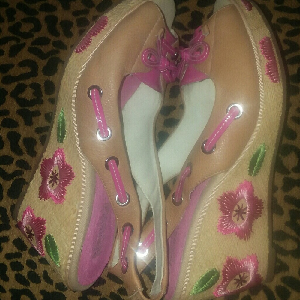 shoes - Picture 3 of 3